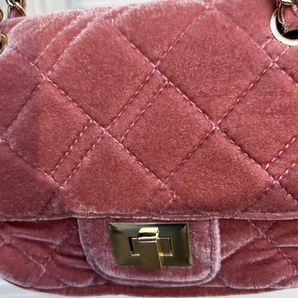 Mini pink velvet bag with chain straps - Picture 2 of 7